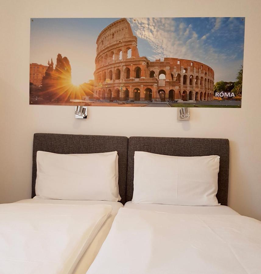 セゲド Matyas Panzio Bed & Breakfast エクステリア 写真