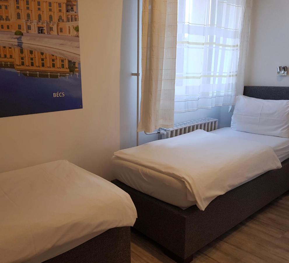 セゲド Matyas Panzio Bed & Breakfast エクステリア 写真